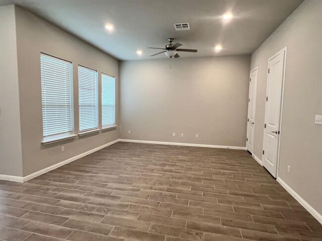 Photo - 1015 Vista View Dr Unit 902