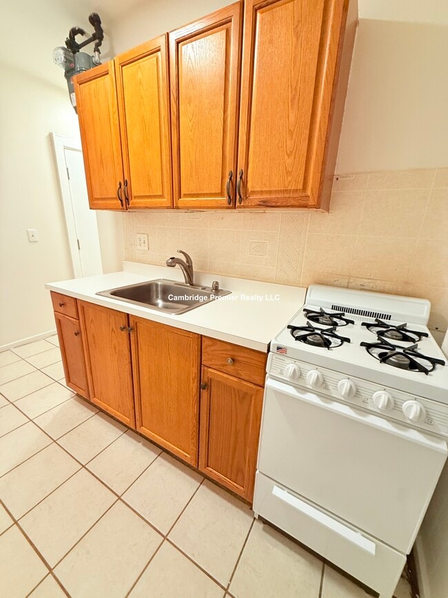 Photo - 29 Peterborough St