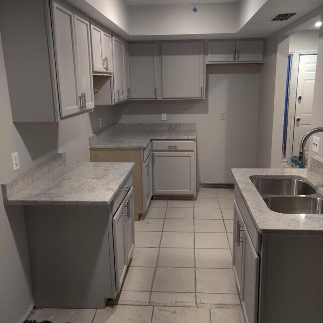 Photo - 722 W Columbia Ave