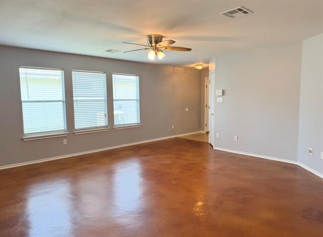 Photo - 109 Gillespie Ln