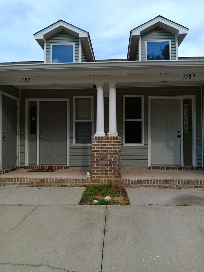 Photo - 1589 Quazar Rd