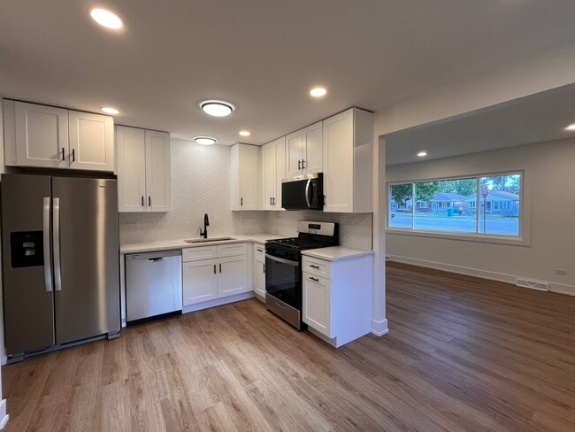 Photo - 5220 State Rd