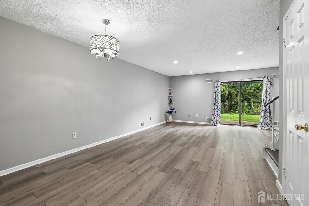 12 Palm Ct
