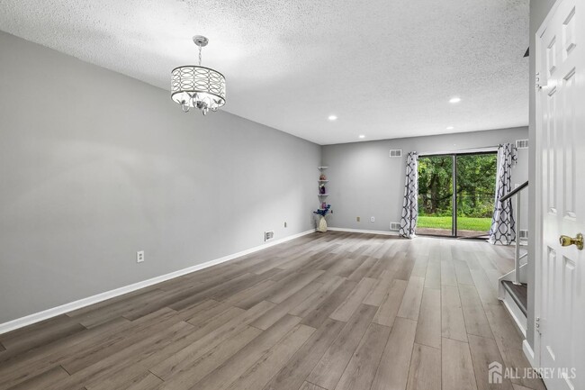 12 Palm Ct