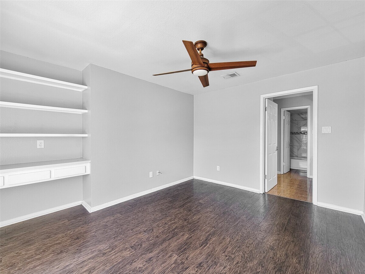 Photo - 2626 Holly Hall St Unit 512