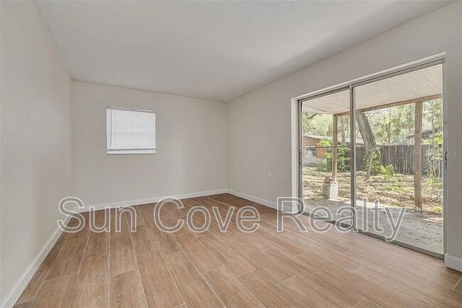 Photo - 7120 Oakwood Dr