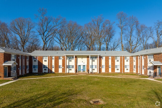 Zachary Arms Apartments