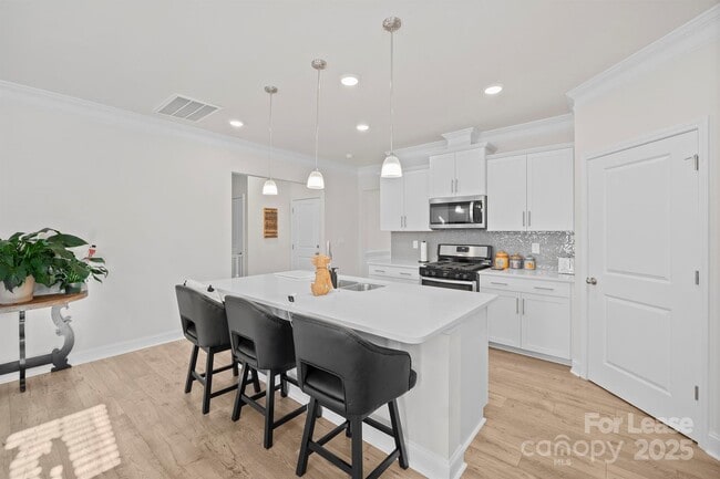 Photo - 758 Latrobe Dr House