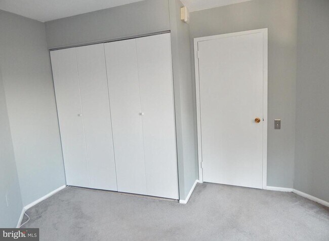 Photo - 1420 Locust St Unit 15B