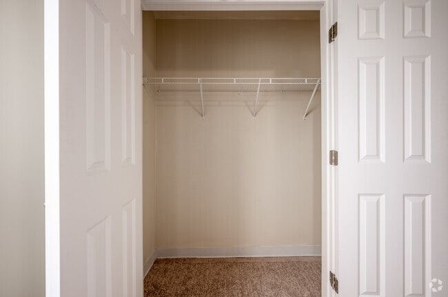 2BR, 2BA - 715SF - Primary Closet