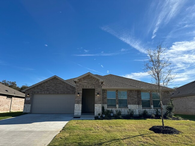 New Construction 4 bedroom Home in Joshua ISD - New Construction 4 bedroom Home in Joshua ISD