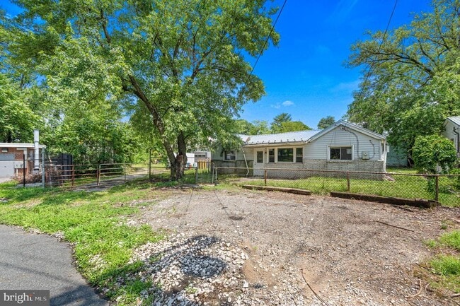 Building Photo - 1915 Rettman Ln Rental