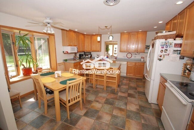 Photo - 2310 N Lake Dr