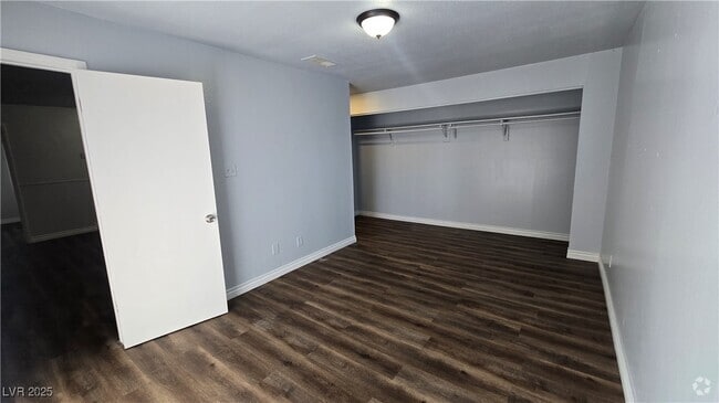 Building Photo - 716 N 11th St Unit 4 Rental