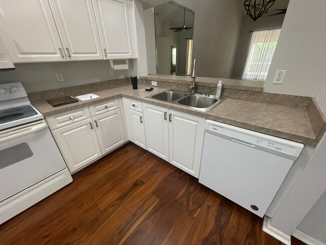 Photo - 5708 Greenwood Cir Unidad Annual