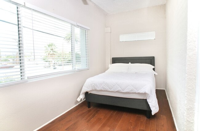 Photo - 2 Bedroom 1 Bath Close to 4th Ave and Down... Unit 16