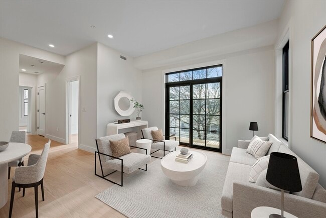 Photo - 224 W 9th St Unit 4