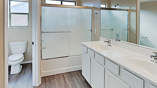 Photo - 355 W Holstein Trail