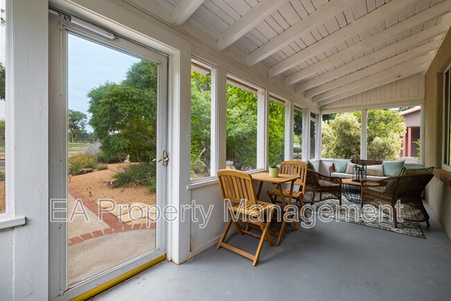 Photo - 520 San Pasquale Ave SW