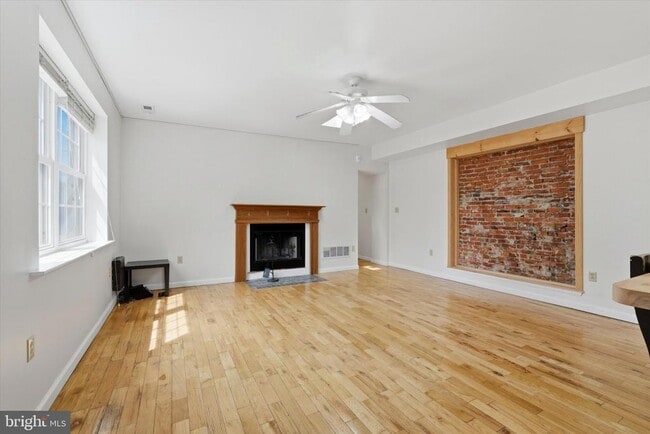 Photo - 1347 S 6th St Unit 2