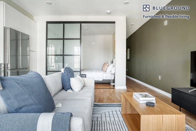 Photo - 2210 Wisconsin Ave NW Unidad SI FL4-ID548