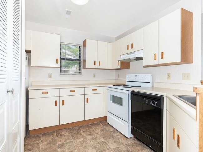 Oak Shores Apartments