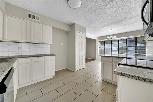 Photo - 3113 Peachtree Ln