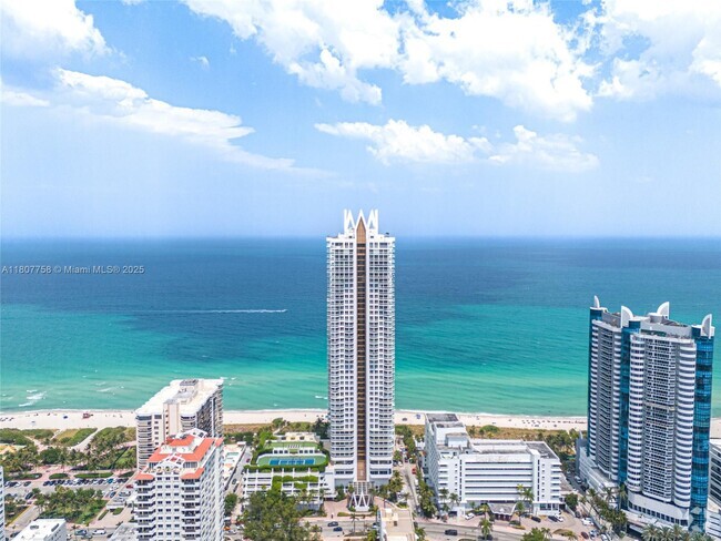 Building Photo - 6365 Collins Ave Unit 3011 Rental
