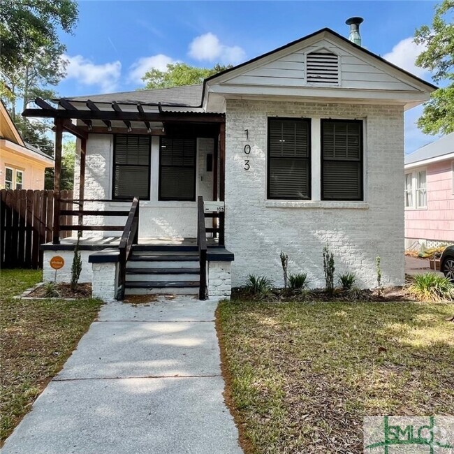 Building Photo - 103 W 51st St Rental