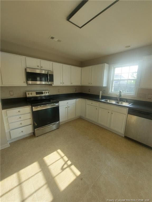 Photo - 273 St George Dr