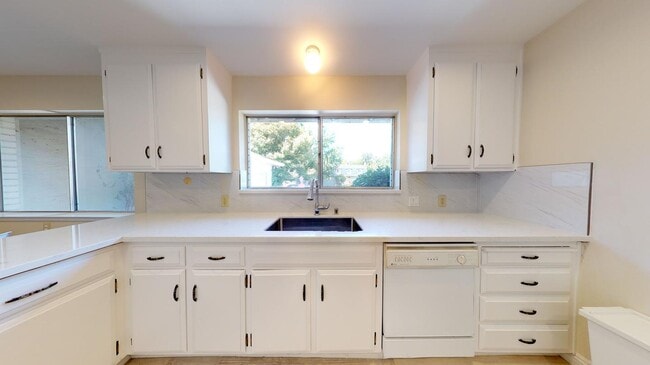 Photo - 1233 Levin Ave
