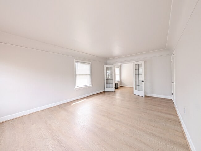 Photo - 2711 Franklin Ave E