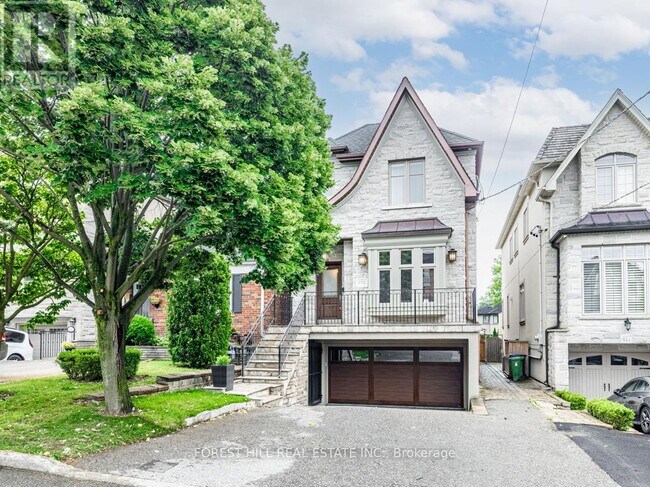 Photo - 415 Deloraine Ave