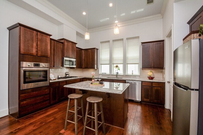 Photo - 2960 Rusk St