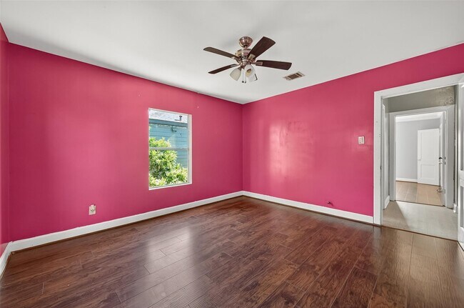 Photo - 7111 Myrtle St