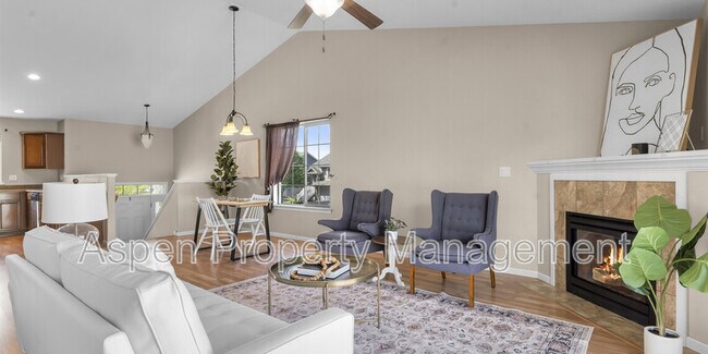 Photo - 482 N Mckenzie Ln