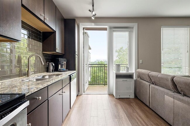 Photo - 1900 Barton Springs Rd Unit 5033