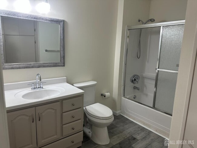 Photo - 30 Dartmouth Way