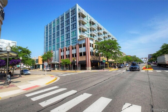Photo - 100 W Fifth St Unidad 610