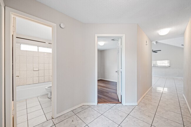 Photo - 20115 Raingate Ln