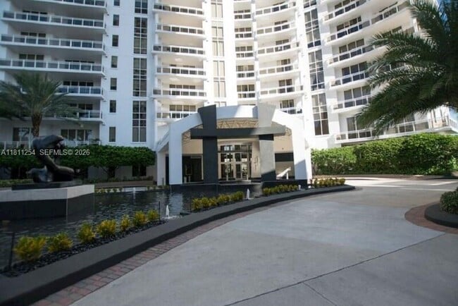 Photo - 901 Brickell Key Blvd Unidad 2701