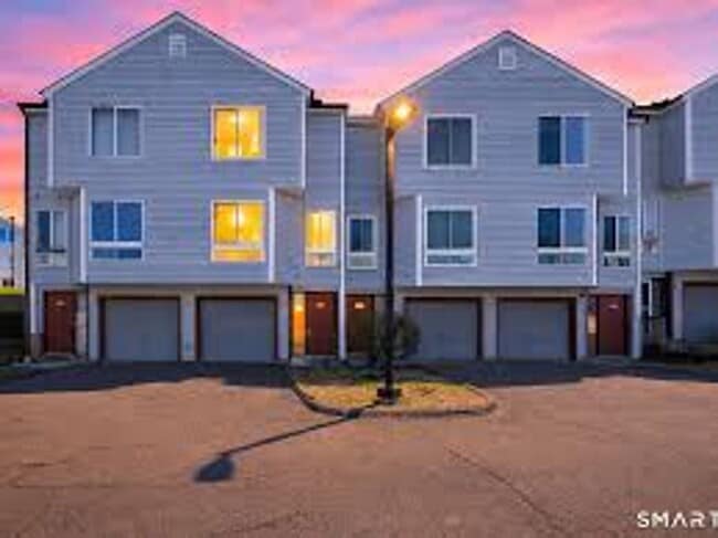 Building Photo - 1423 Quinnipiac Ave