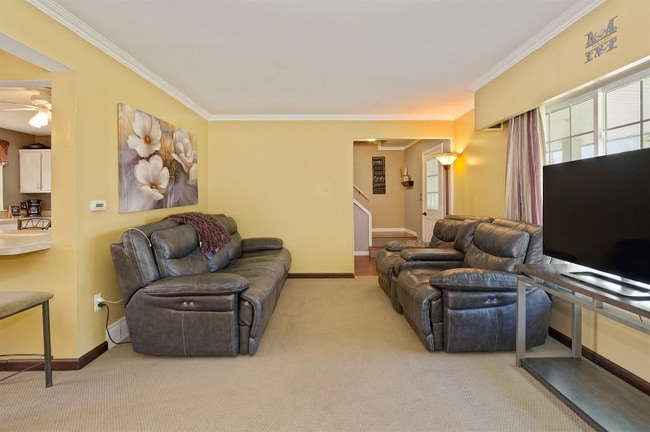 Photo - 40184 William Dr