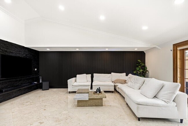 Photo - 5223 Deerhurst Crescent Cir