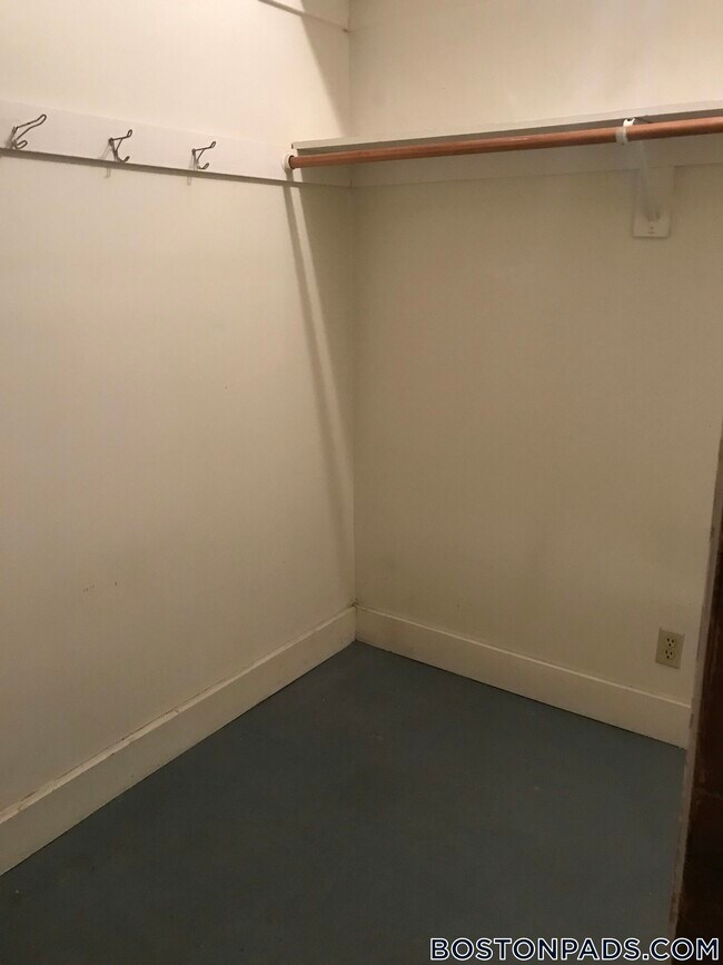 Photo - 96 Maple St Unit b