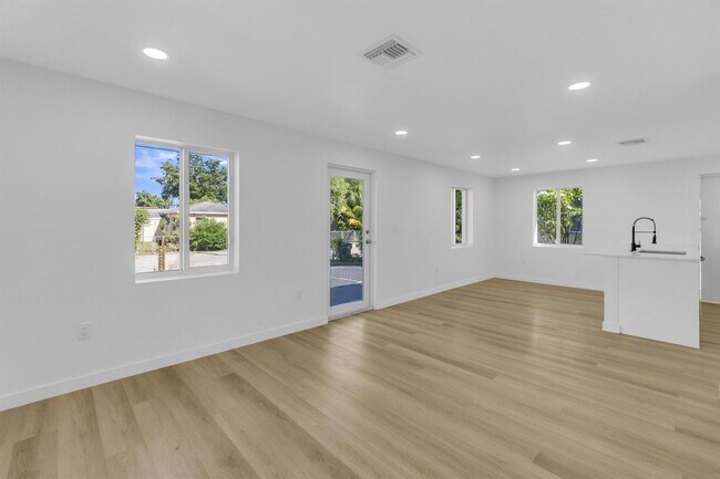 Photo - 1170 NW 59th St