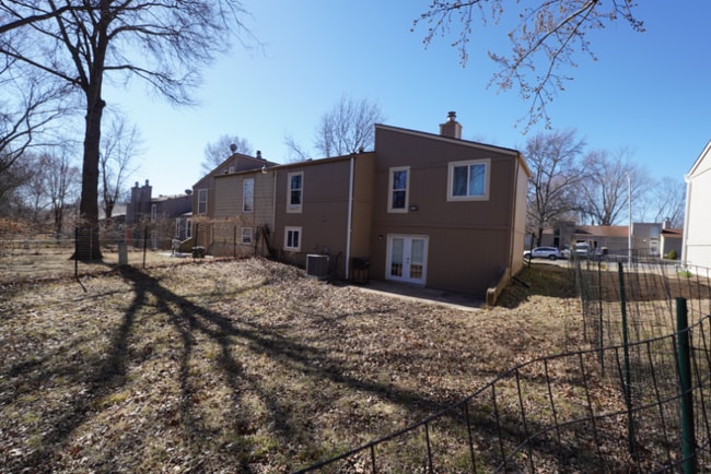 Photo - 9517 Manning Ave