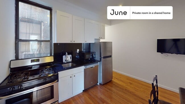 Room in Shared 3 bed/1 bath home in East Village