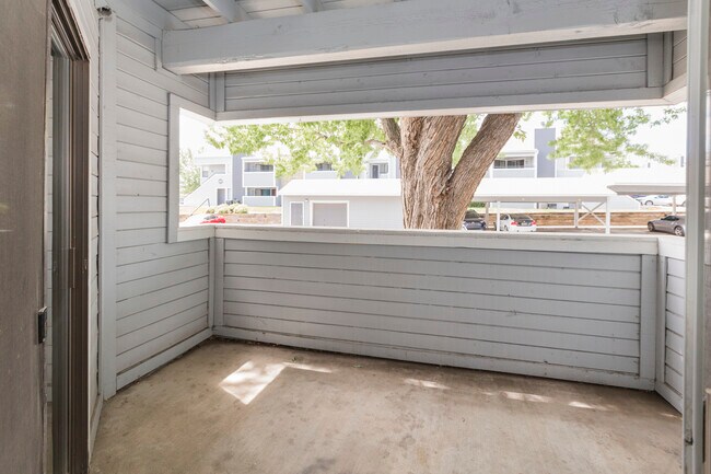 Cheyenne Crest Apartments For Rent in Colorado Springs, CO