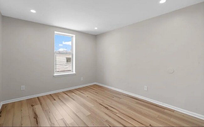 Photo - 221 Orleans St